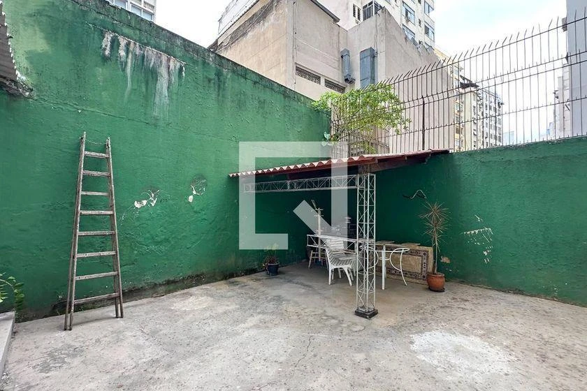 Деревянный пол или ламинат и 4 спальни: квартира 168 м² — photo 47