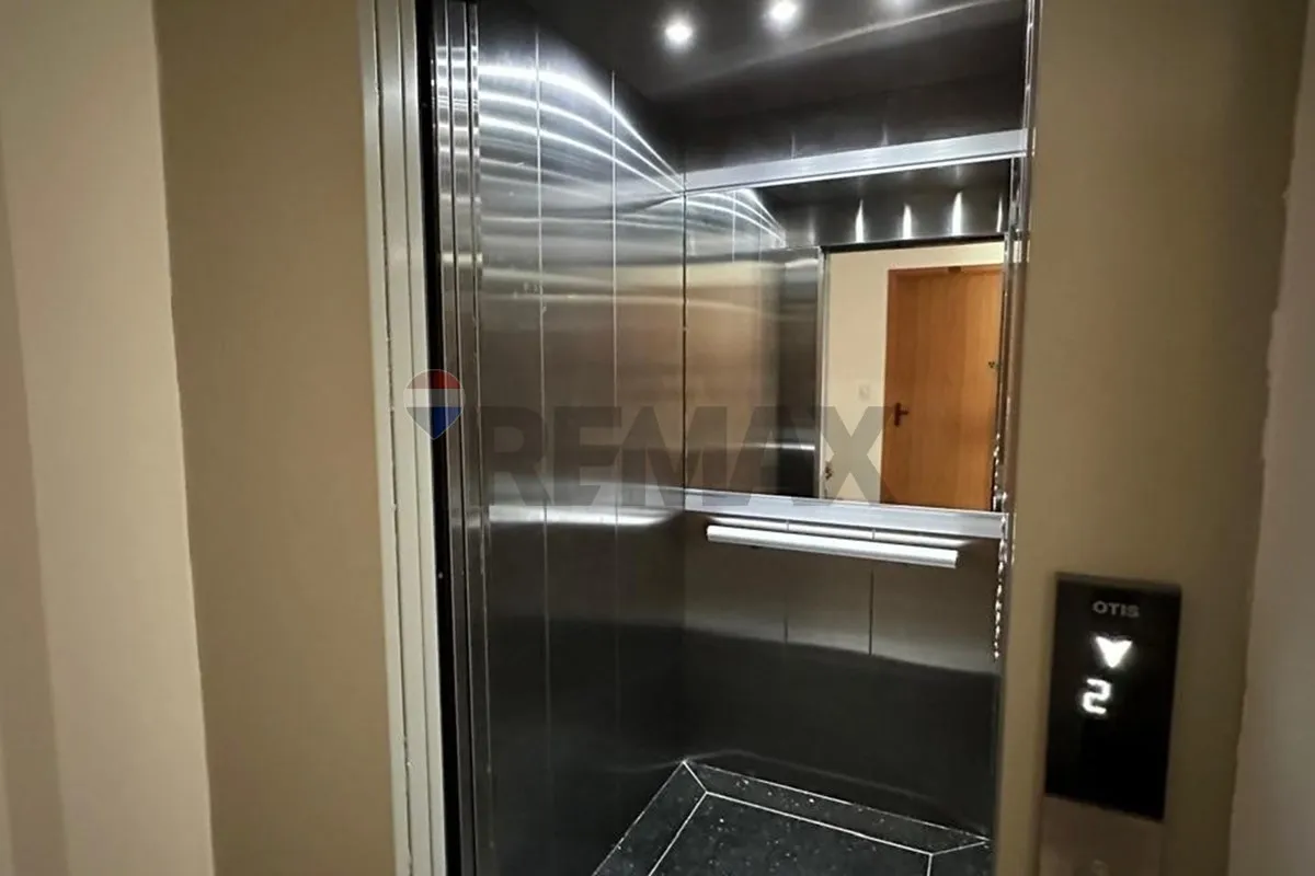 Home office in a 2-bedroom apartment, 43 m² — photo 15