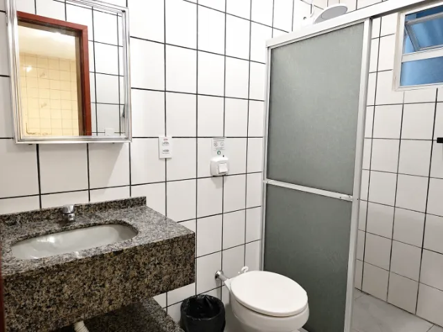 Apartamento amueblado con 2 dormitorios y ducha de vidrio — photo 6