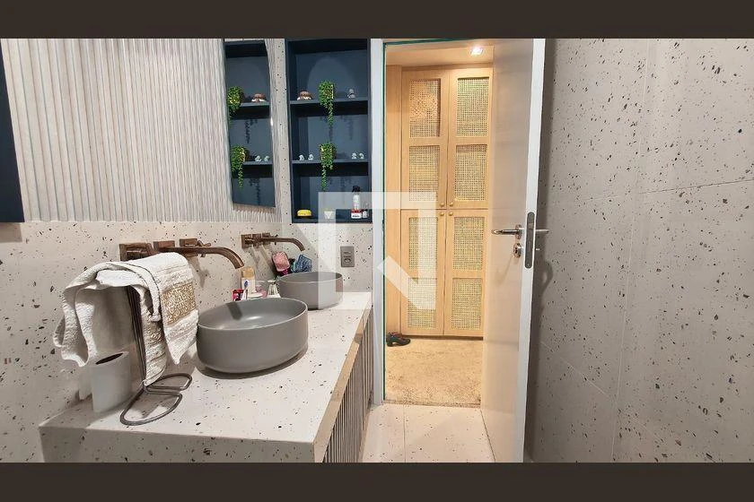 Панорамные окна и 3 спальни: квартира 123 м² — photo 27
