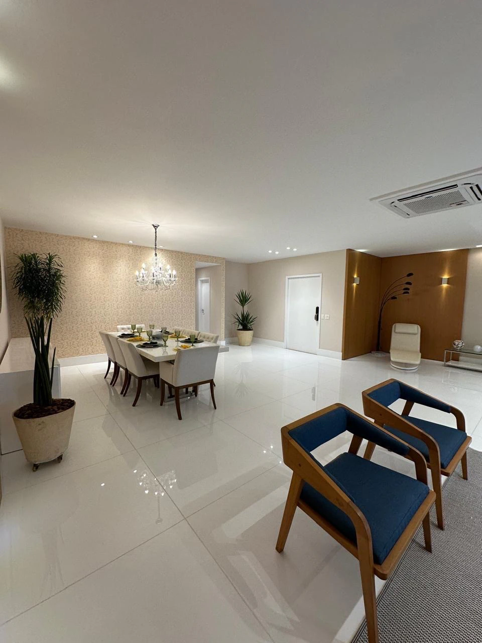 Apartamento mobiliado reformado com 4 suítes e 392 m² — photo 14