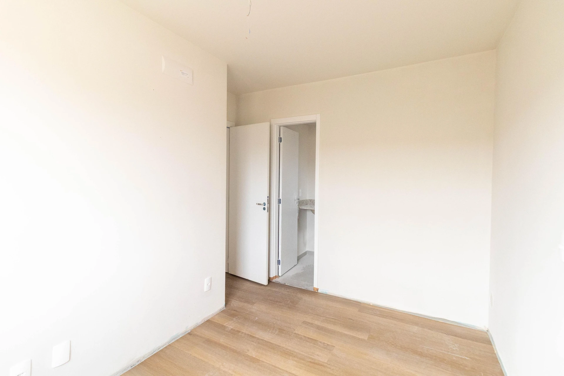 2-bedroom apartment with a grill on the balcony — photo 42