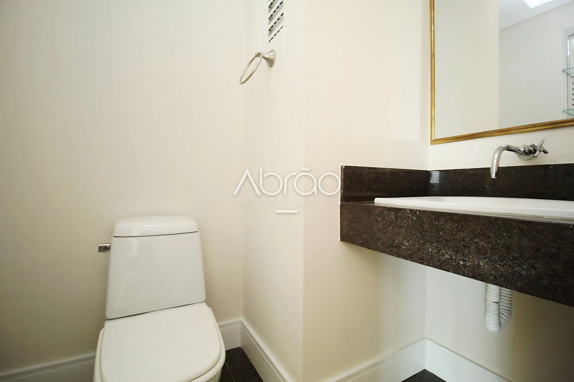 Furnished duplex apartment with 4 suites and 5 baths — photo 16