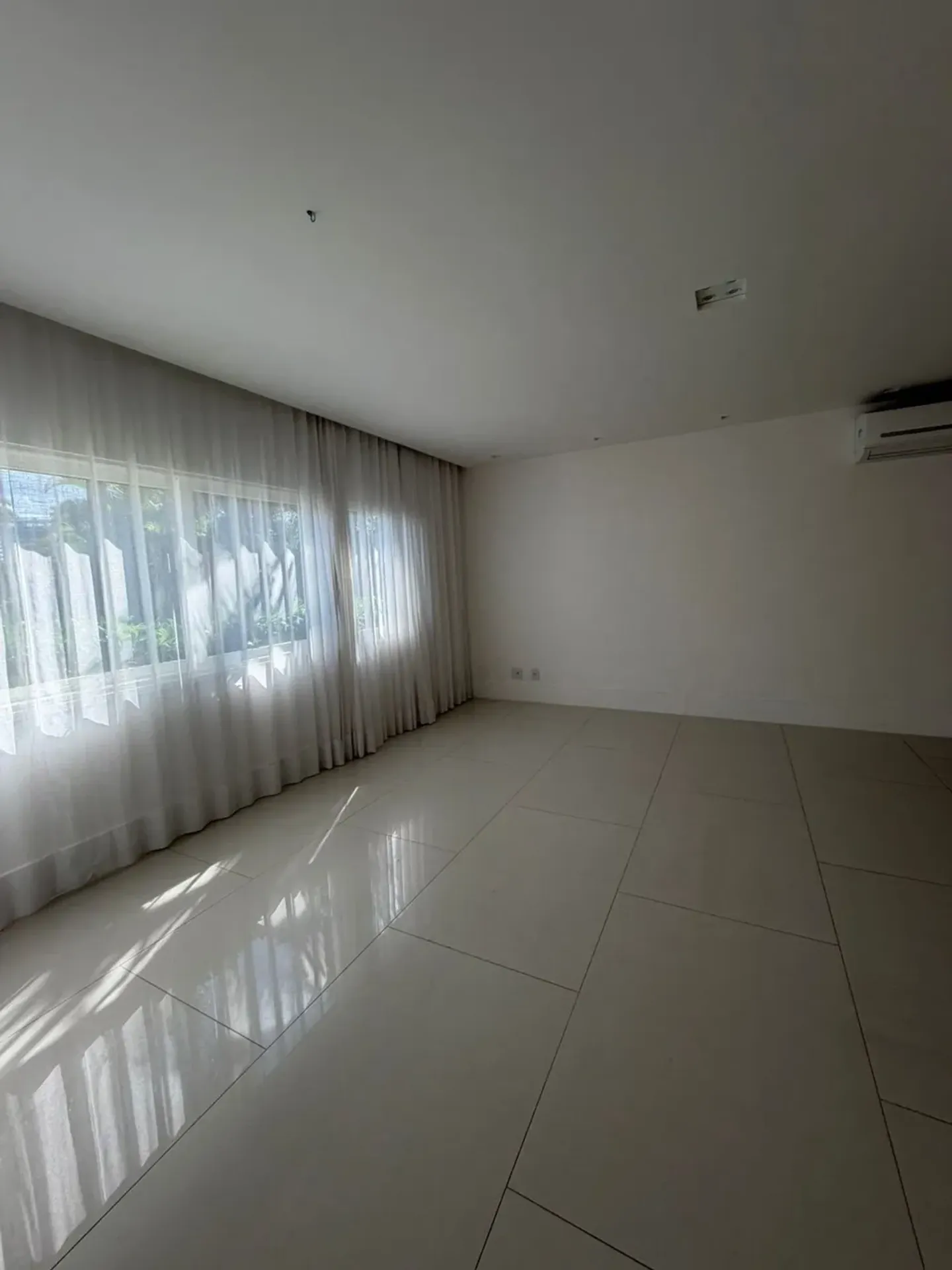 Rental and sale house with 5 bedrooms and 5 bathrooms — photo 15