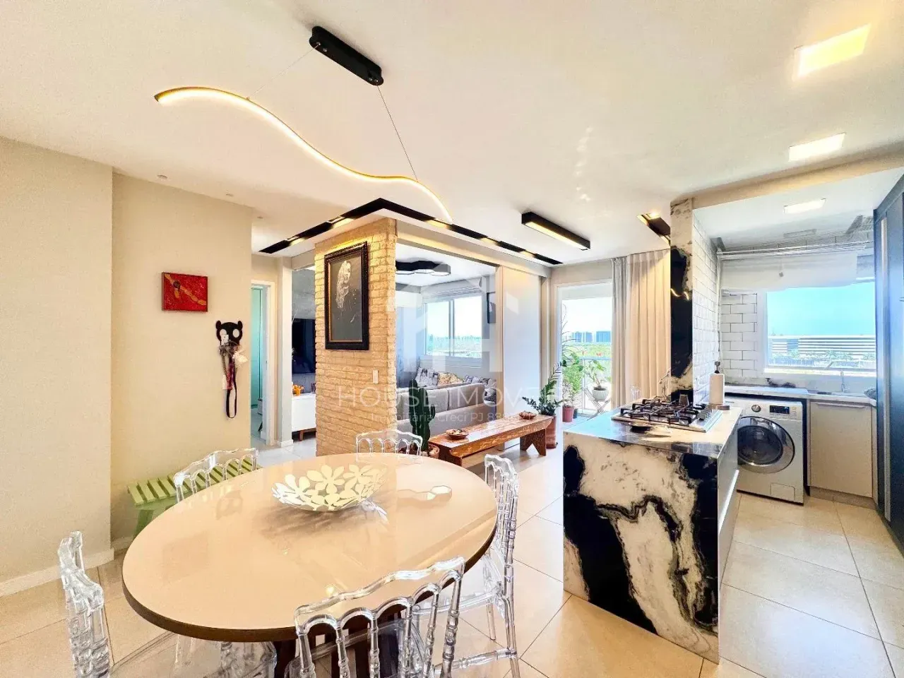 Furnished 65 m² apartment with 1 en-suite and 1 parking space