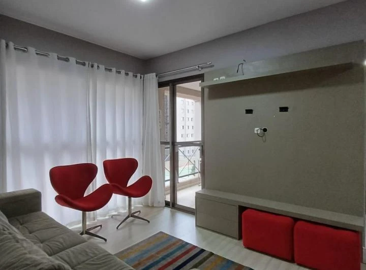 Apartamento amueblado con 3 dormitorios y 2 plazas de garaje