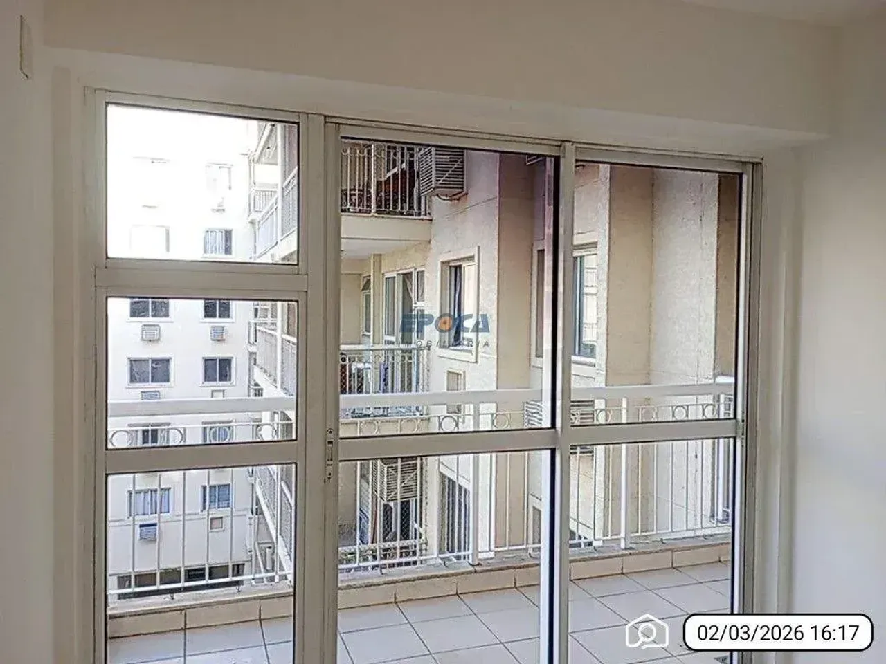 2-bedroom apartment with 1 bathroom and glass shower — photo 9