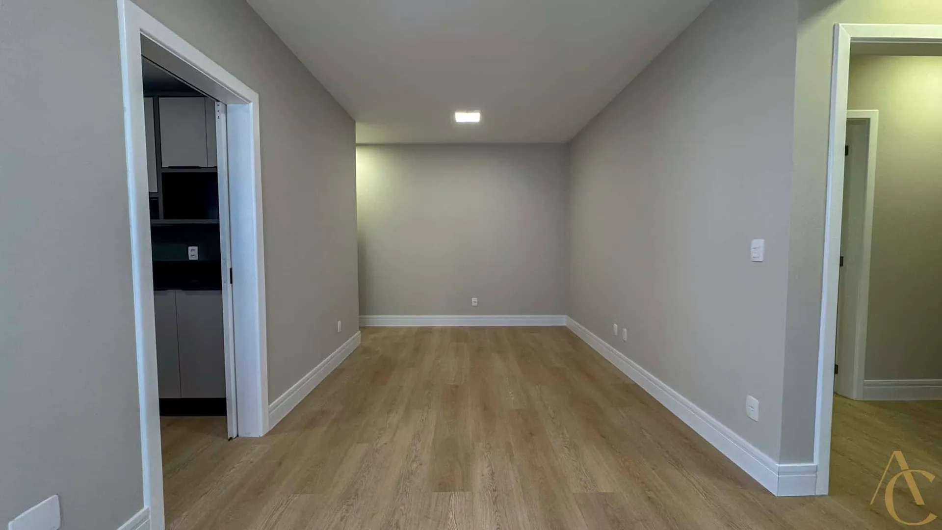 70 m² apartment with a water view and a home office — photo 10
