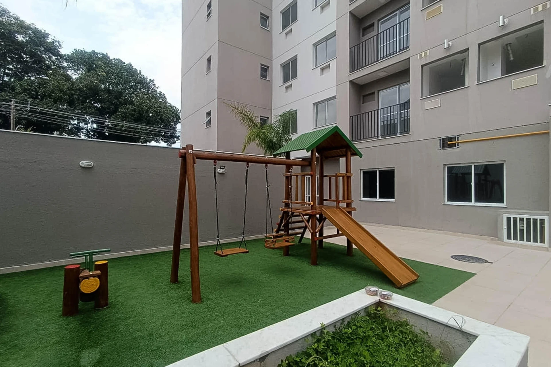 2-bedroom apartment in a building with a gym — photo 11