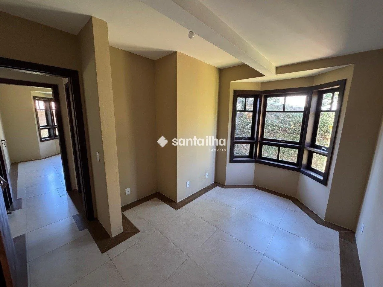Furnished house, 220 m², with a glass-enclosed balcony — photo 11