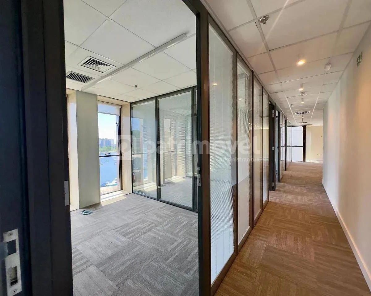 Немеблированная квартира 780 м²: 1 спальня и 6 санузлов — photo 17