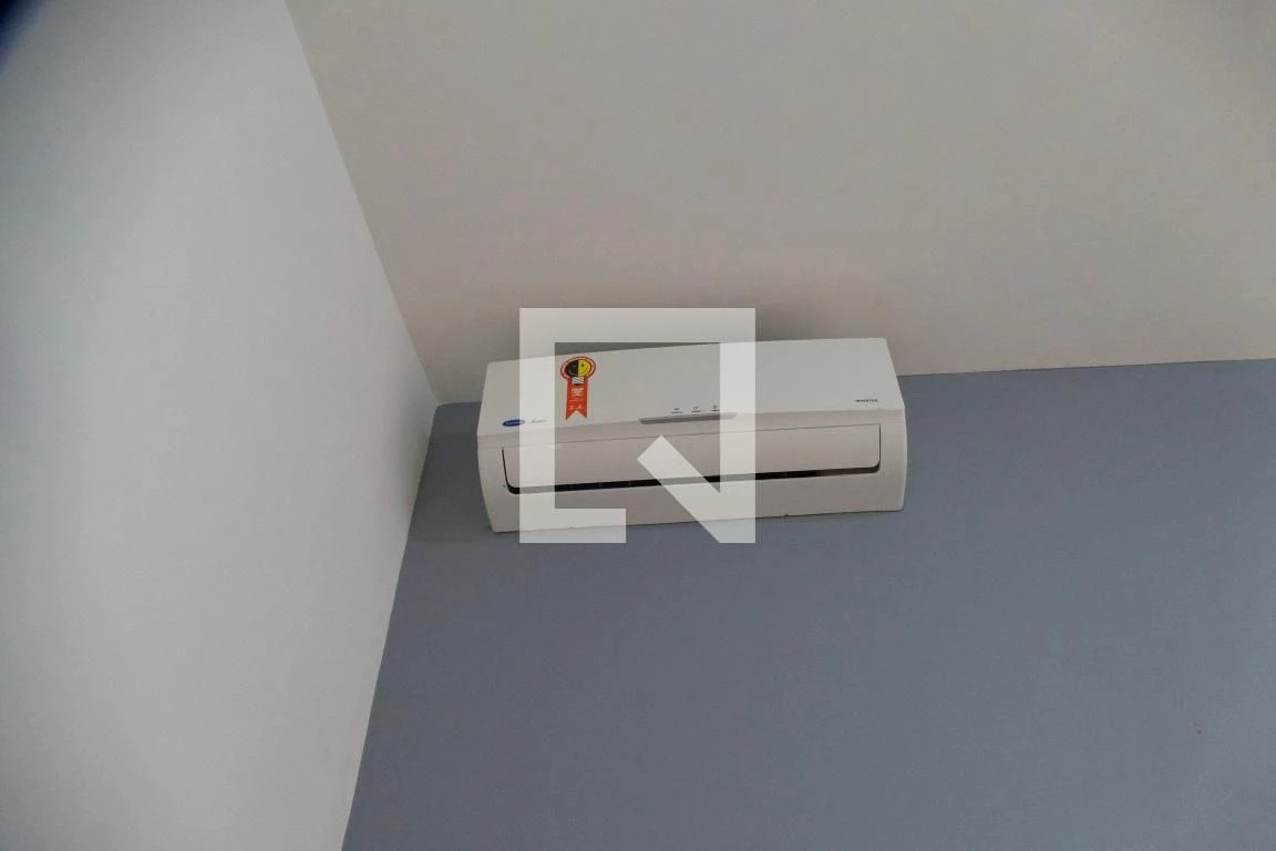 Unfurnished 1-bedroom apartment with a separate kitchen — photo 26