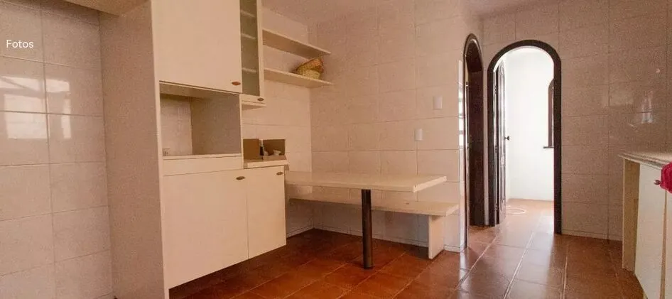 House with 8 bedrooms, 4 en-suites and private garden — photo 25
