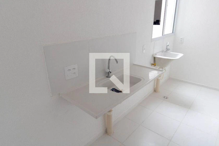 2-bedroom apartment in a building with a gym — photo 8