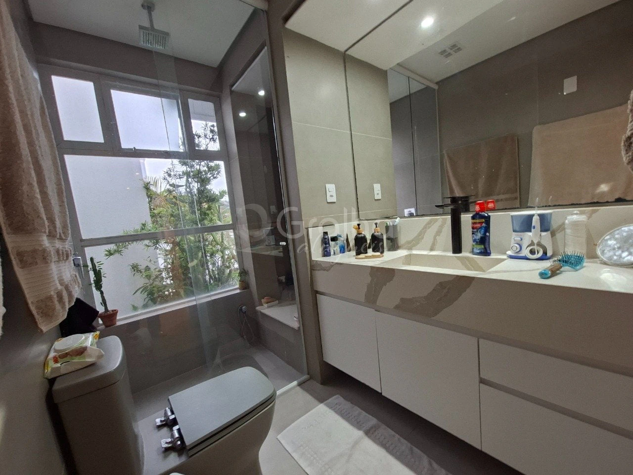 Floor-to-ceiling windows in a 3-bedroom apartment, 257 m² — photo 13