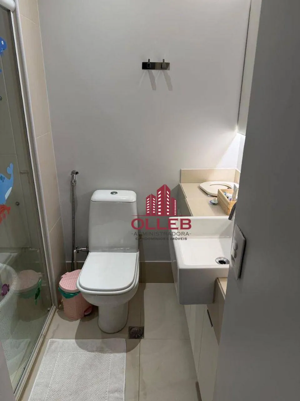 Furnished apartment with 4 bedrooms and an enclosed balcony — photo 19