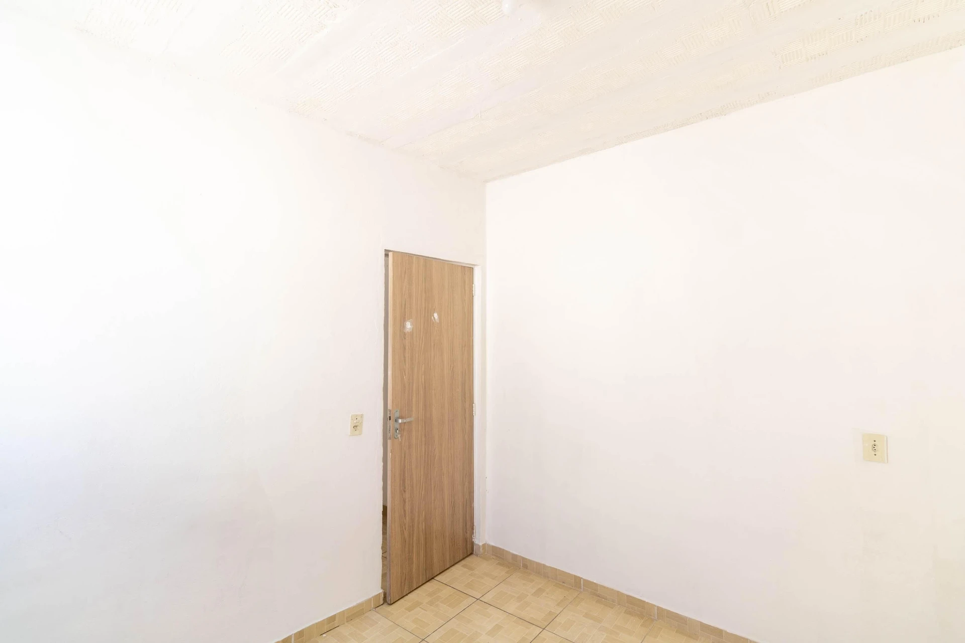 Estúdio com cozinha separada, 1 quarto e 1 banheiro — photo 10