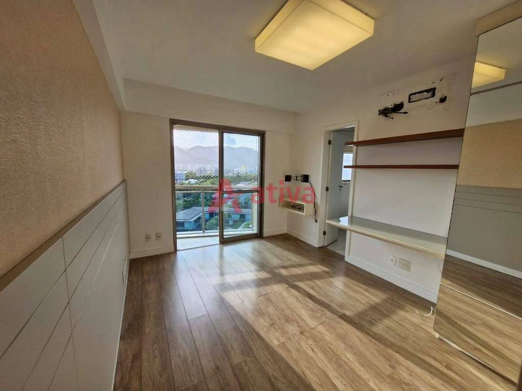 260 m² apartment with 4 en-suite bedrooms and laundry area — photo 9