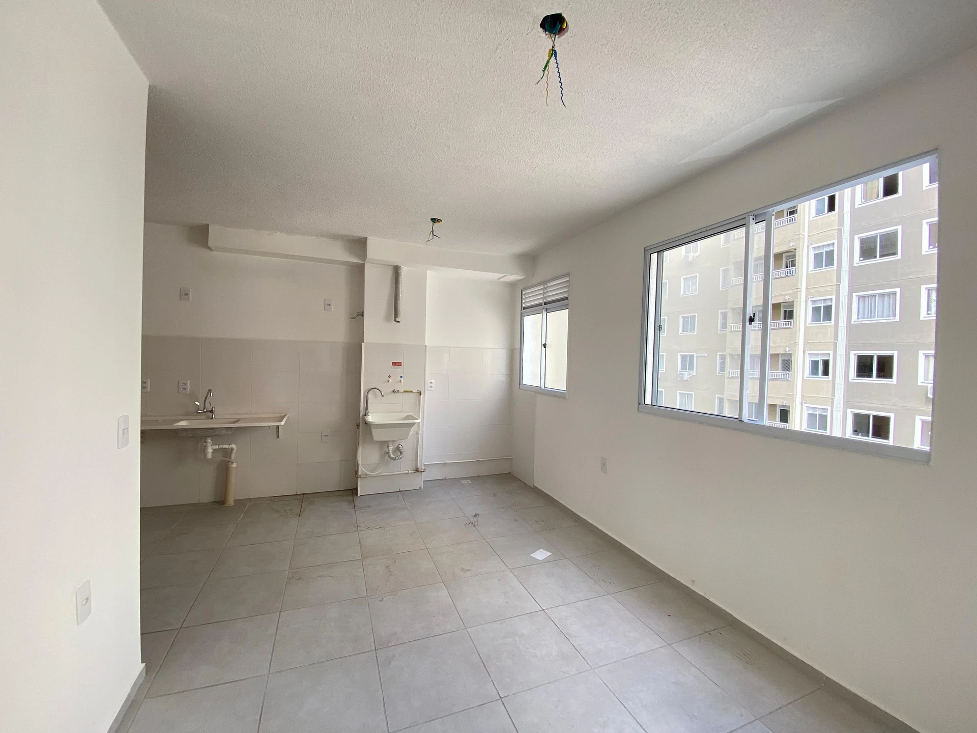 One-bedroom apartment with a grill on the balcony — photo 32