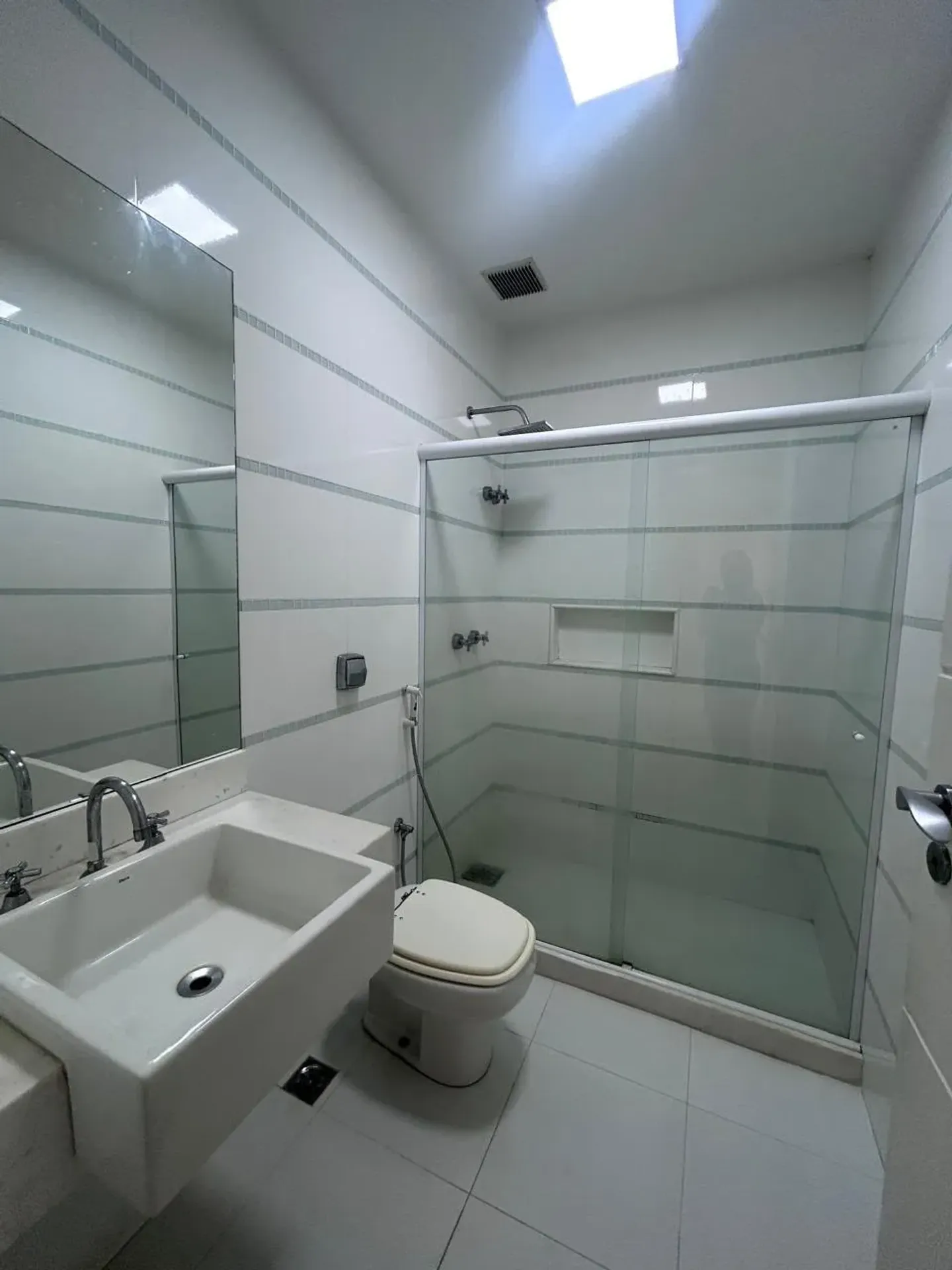 5-bedroom house with a walk-in closet in Rio de Janeiro — photo 22