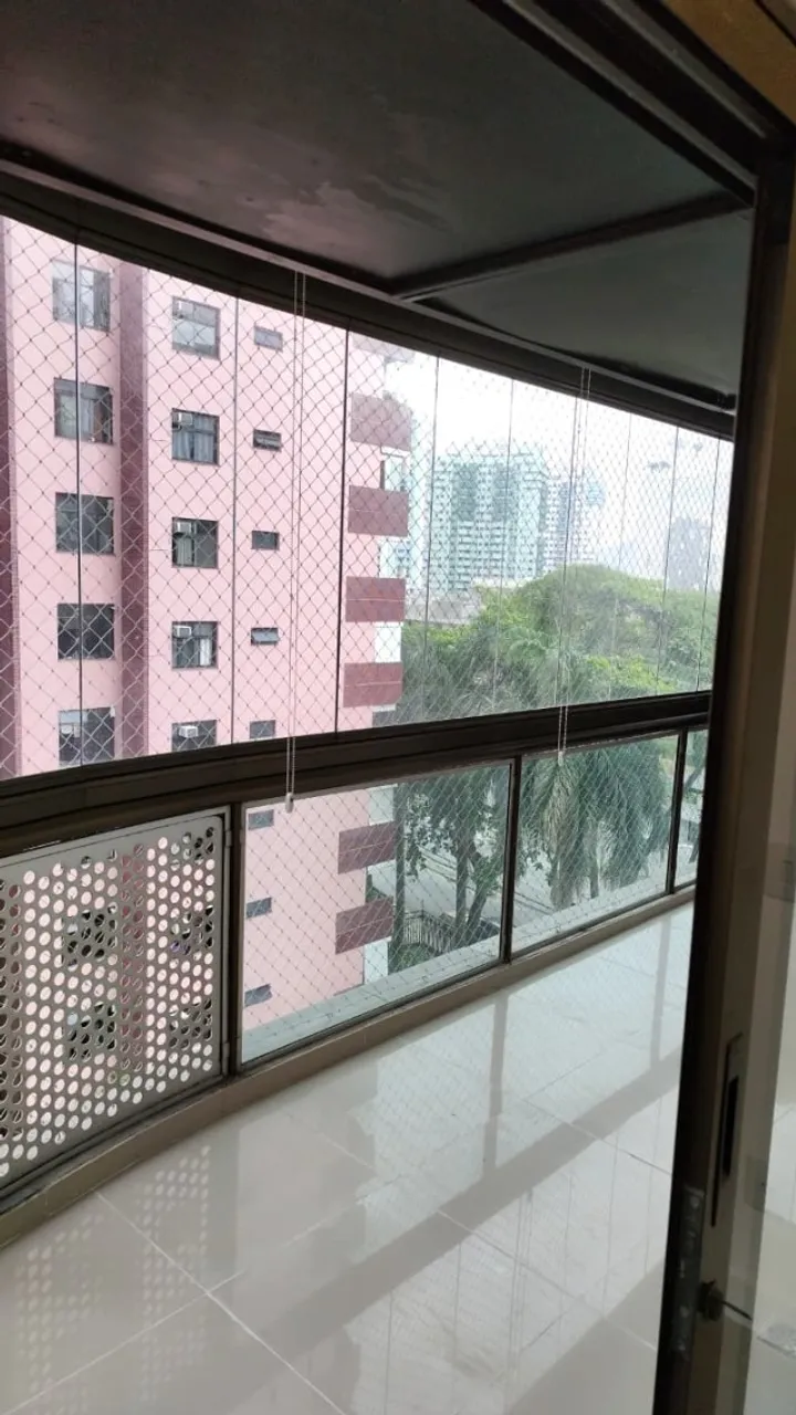 Glass-enclosed balcony in a 3-bedroom apartment, 90 m² — photo 3