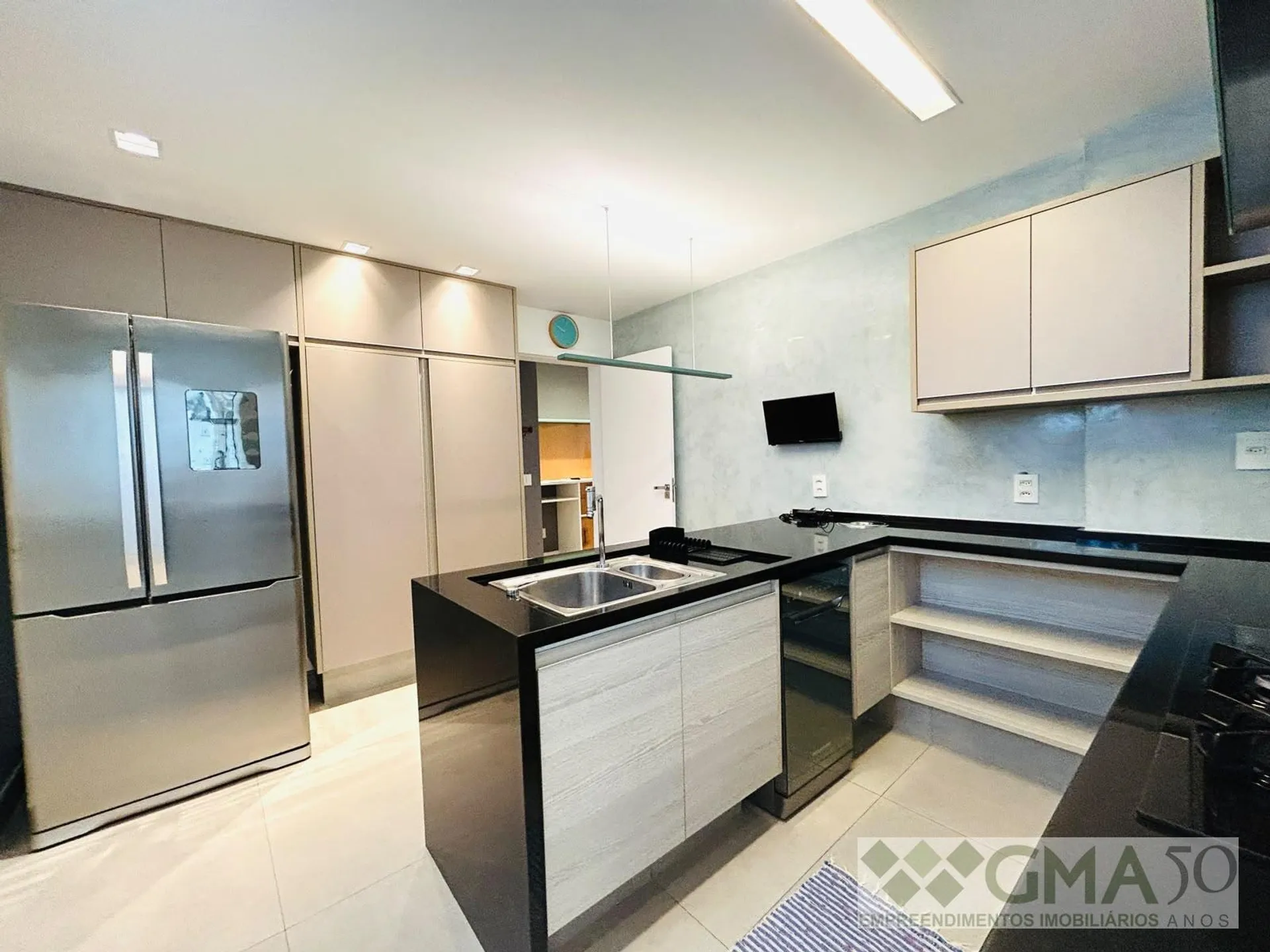 Furnished 110 m² apartment with 3 bedrooms and 1 parking spot — photo 10