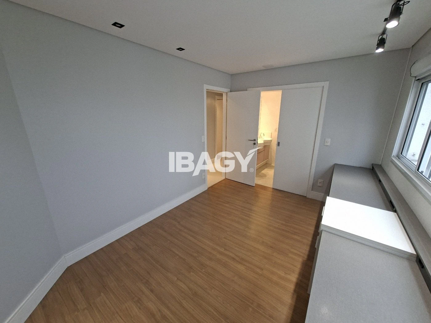 Furnished apartment, 324 m², with a private pool — photo 22