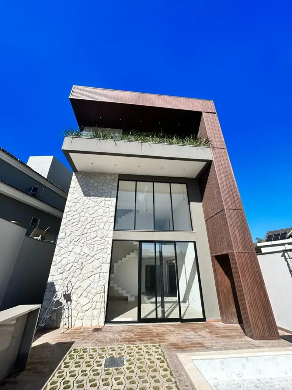 5-bedroom apartment with open-plan kitchen — photo 4