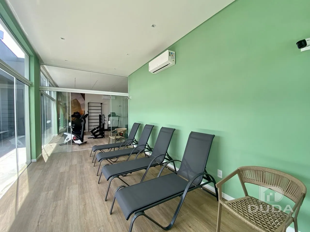 Vista a la montaña y 2 dormitorios: departamento de 72 m² — photo 22