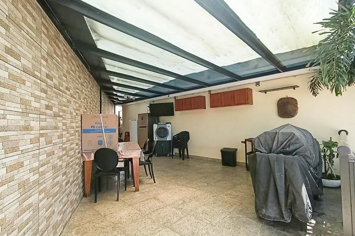 Home office in a 2-bedroom house, 280 m² — photo 23