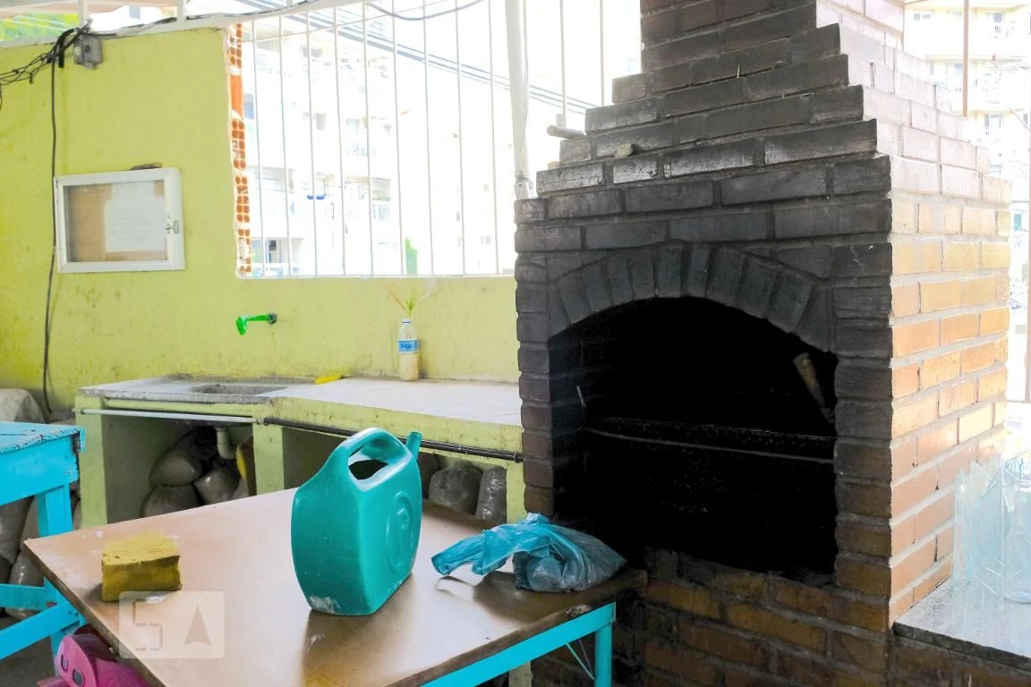 Apartamento sem mobília com cozinha separada e lavanderia — photo 8
