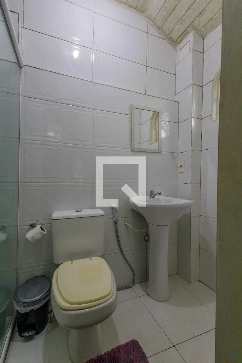 House with 6 bedrooms, private garden and condo pool — photo 19