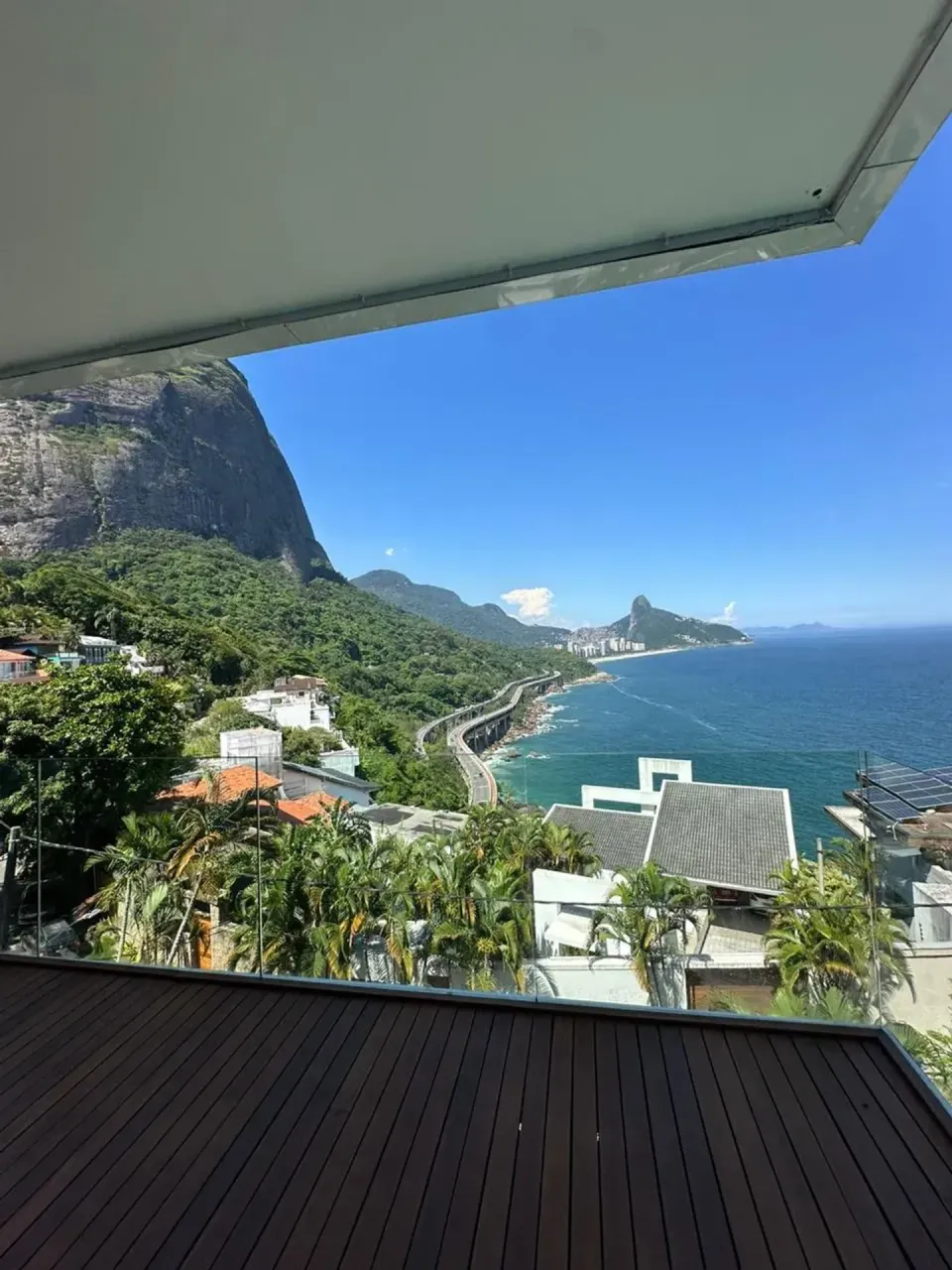Furnished house with 4 bedrooms, balcony and 5 bathrooms