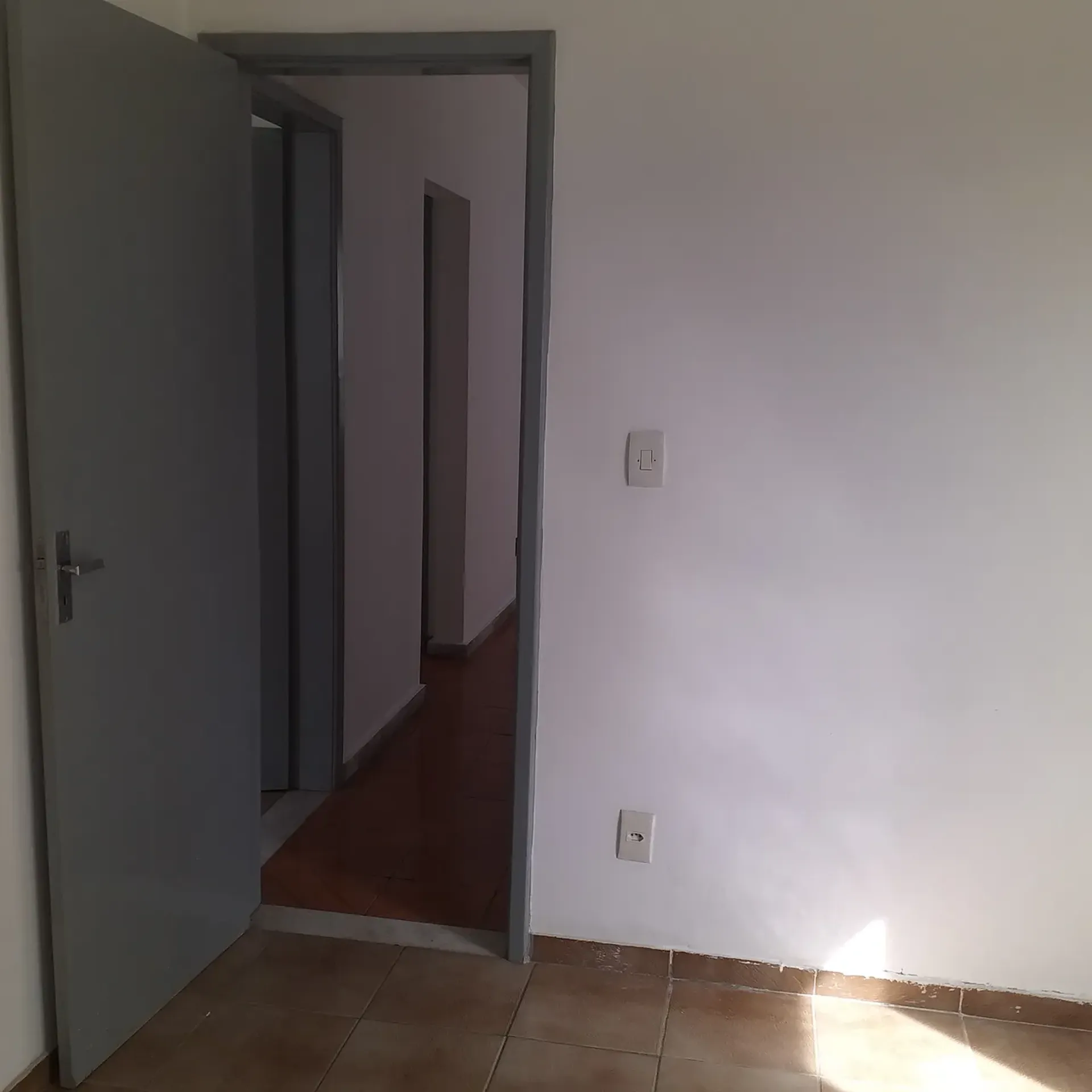 60 m² apartment with 2 bedrooms and a glass shower — photo 23