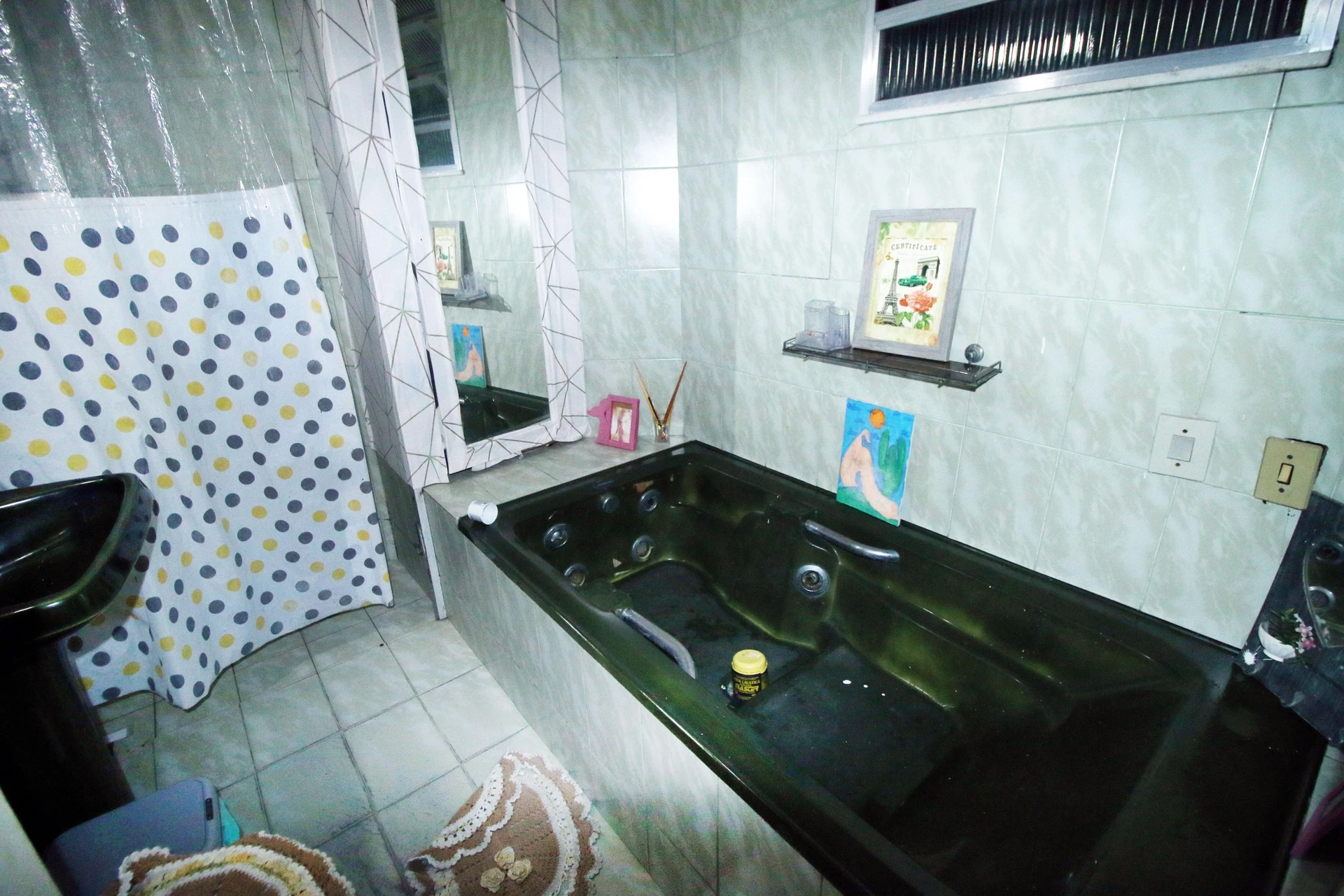 Jacuzzi in a 3-bedroom house, 200 m² — photo 34
