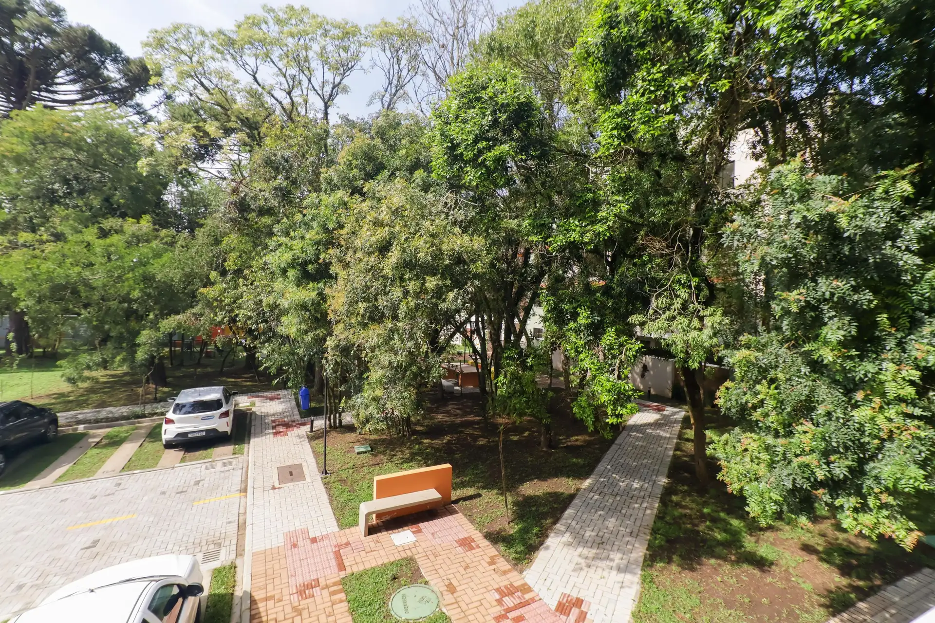 3-bedroom apartment with a park view in Curitiba — photo 8
