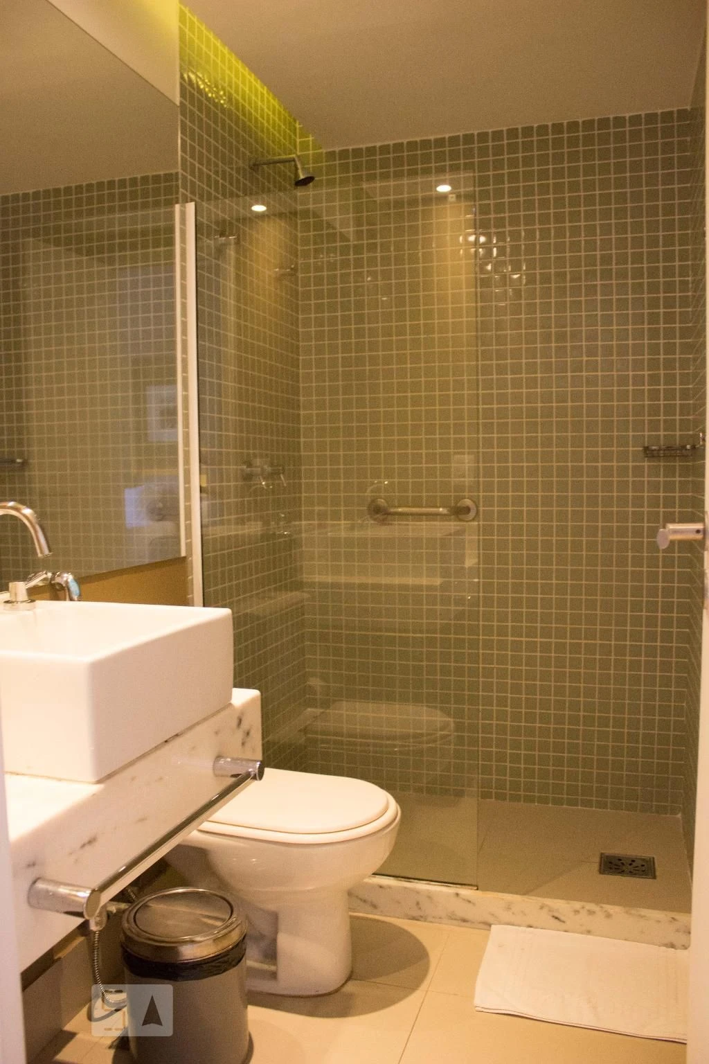 Furnished 2-bedroom apartment with a balcony — photo 37