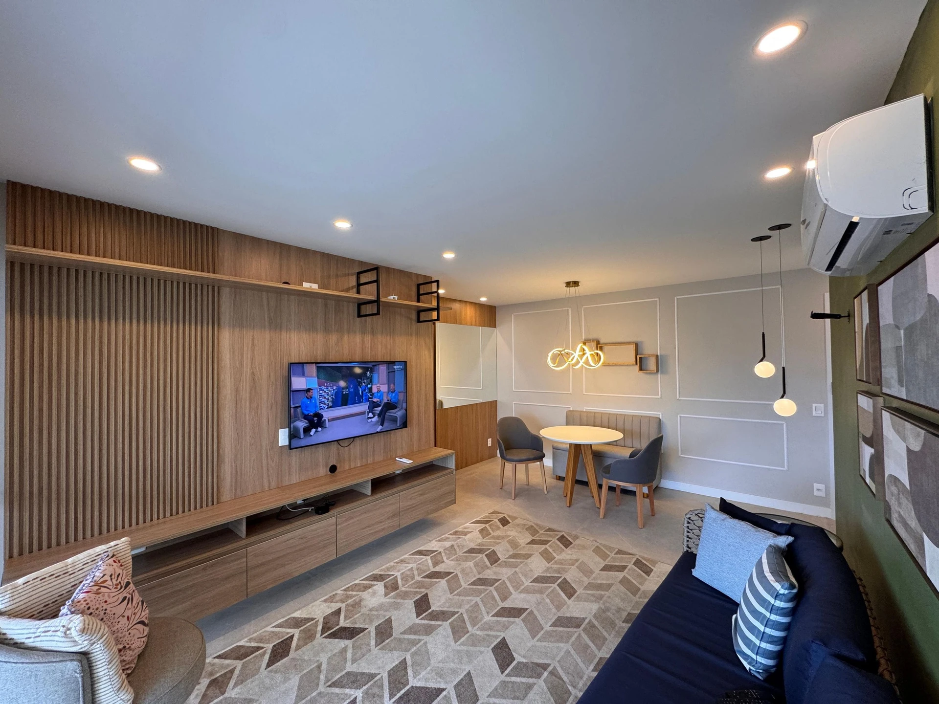 Departamento de 3 dormitorios con ventanales de piso a techo