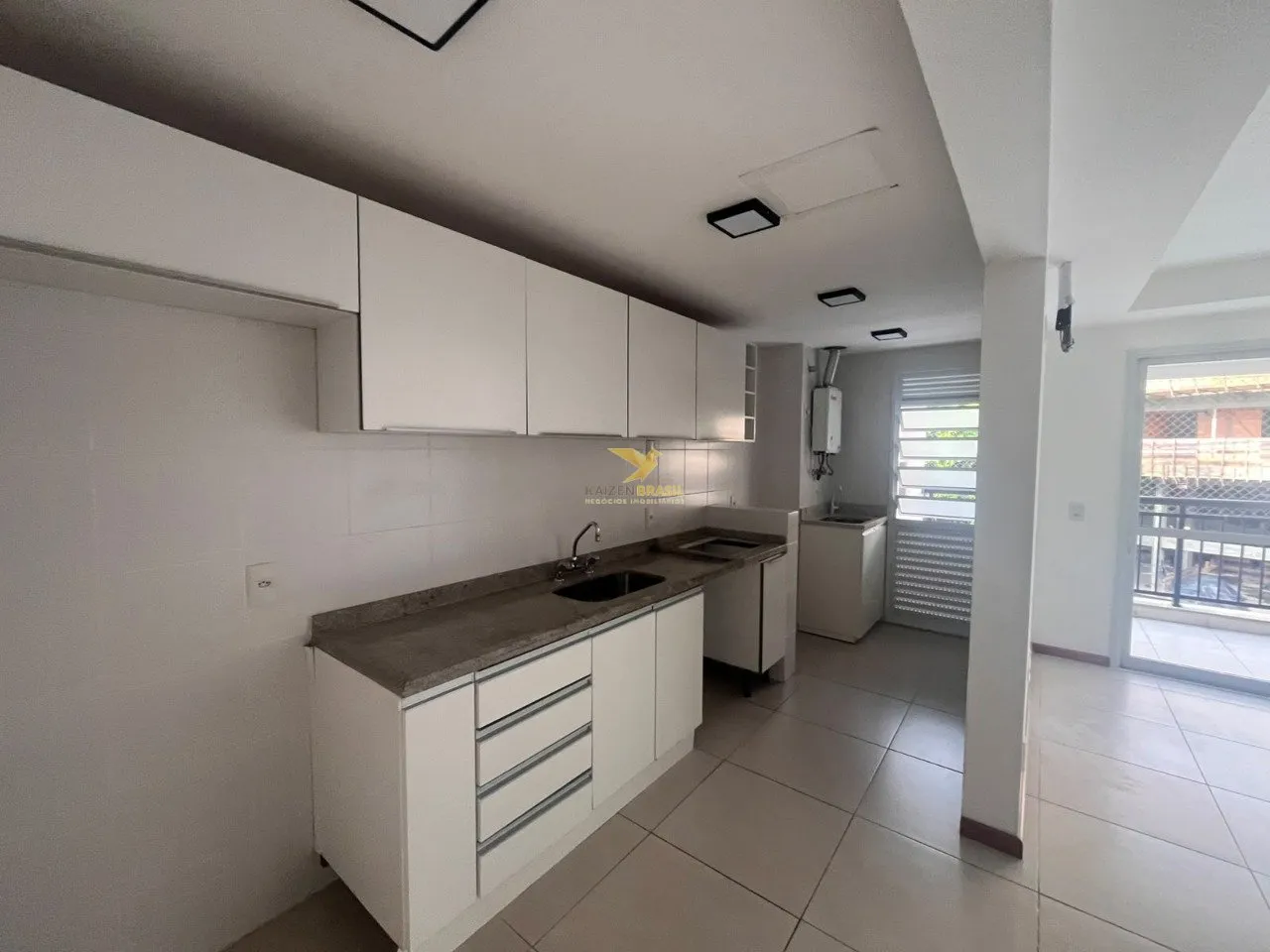 Apartment, 104 m², with a glass-enclosed balcony — photo 6