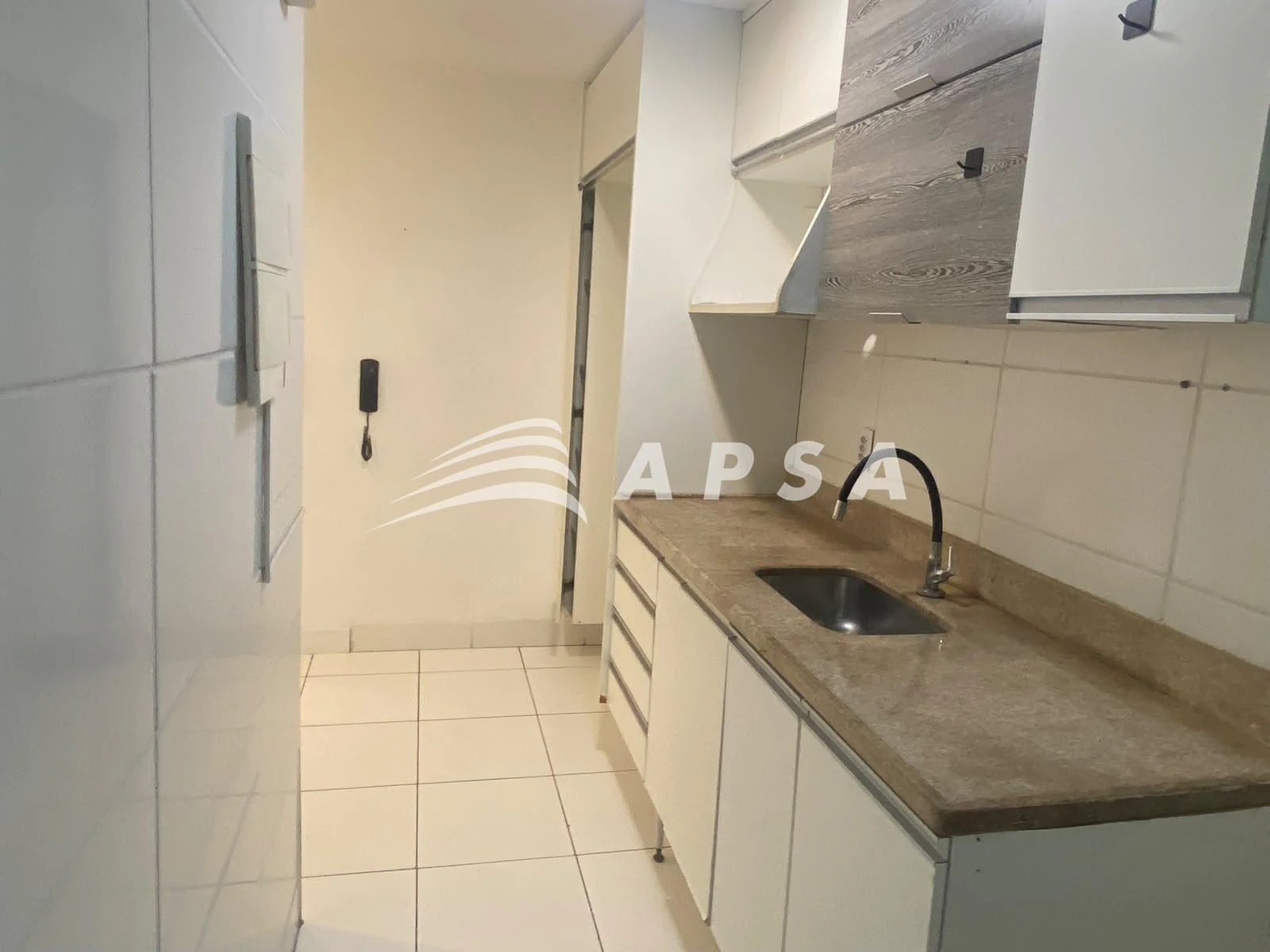 3-bedroom apartment with a glass-enclosed balcony — photo 2