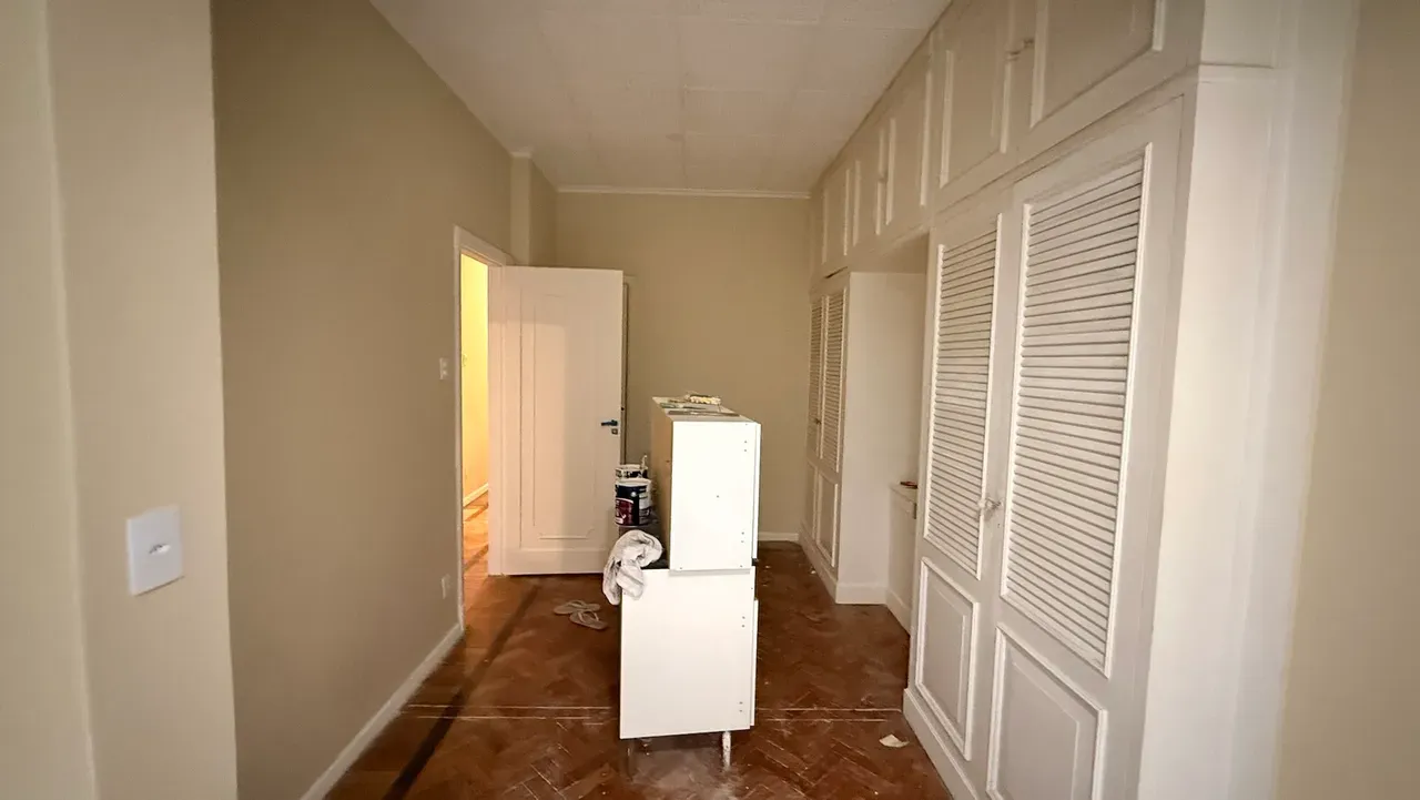 4-bedroom apartment, 1 with its own bathroom, 240 m² — photo 14