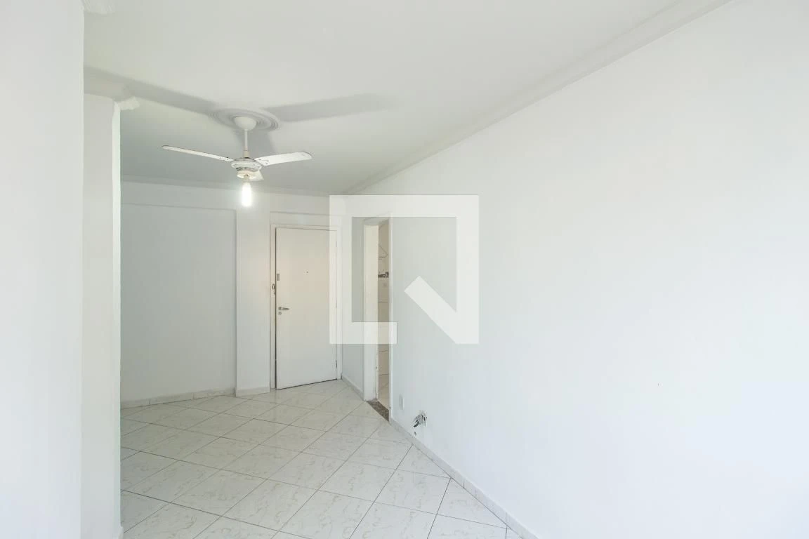 Apartamento de 1 dormitorio con cocina a gas cerrada — photo 22