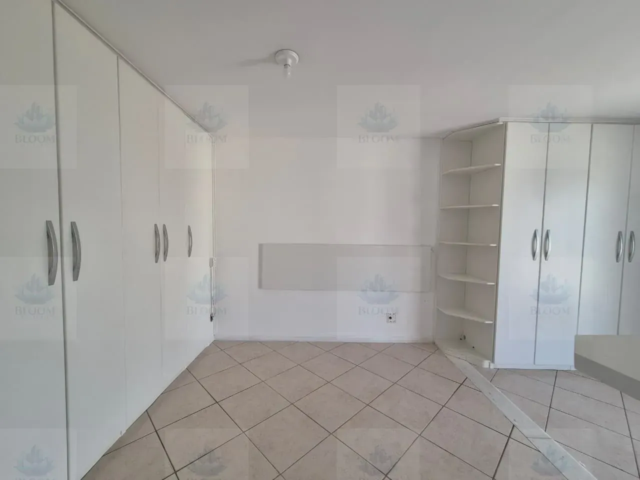 380 m² apartment with 3 bedrooms, 4 bathrooms — photo 7