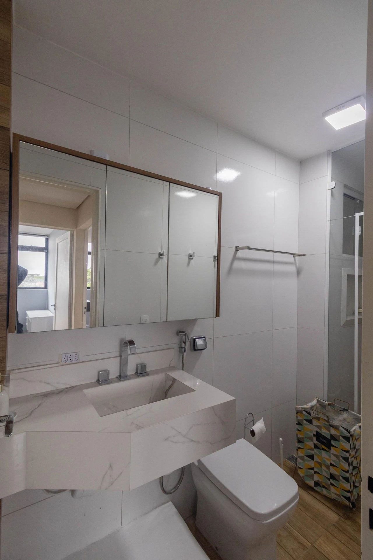 3-bedroom apartment with a washing machine — photo 2