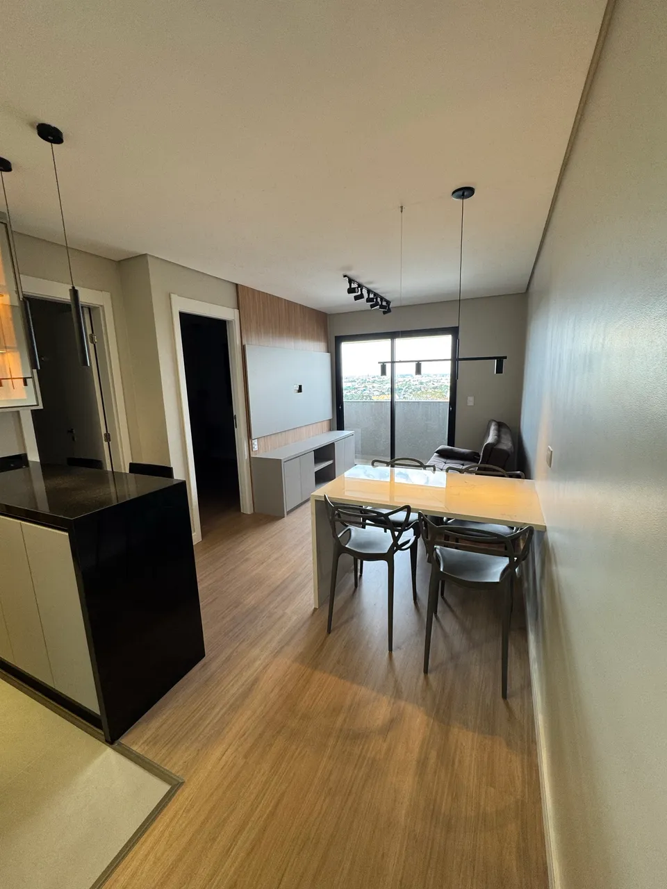 One-bedroom apartment in a building with a gym — photo 6