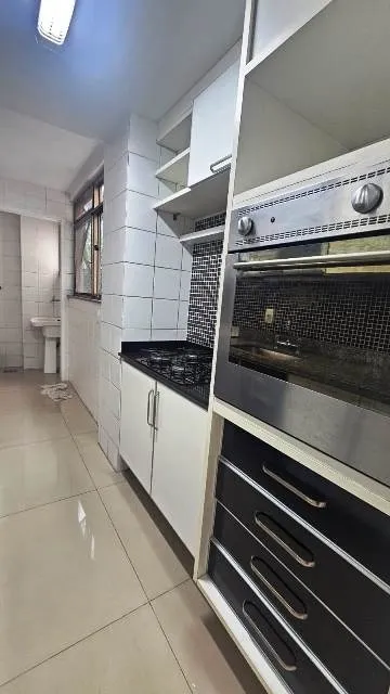 Unfurnished apartment with 3 bedrooms and 3 bathrooms — photo 2