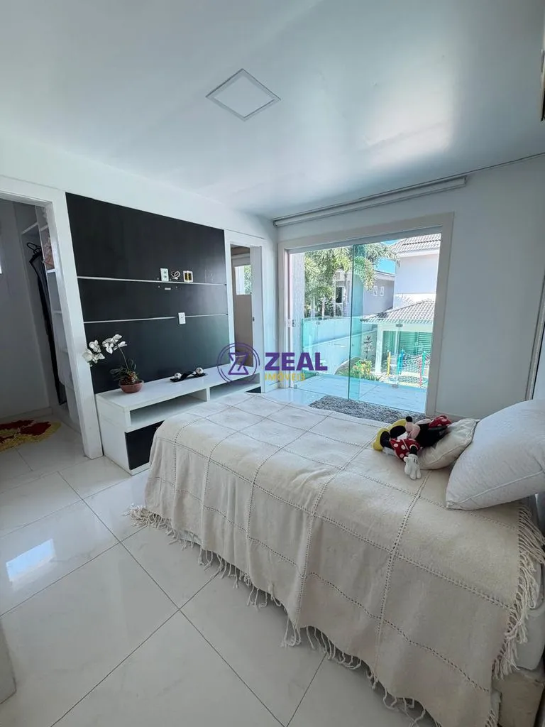 House with enclosed balcony and built-in grill — photo 9