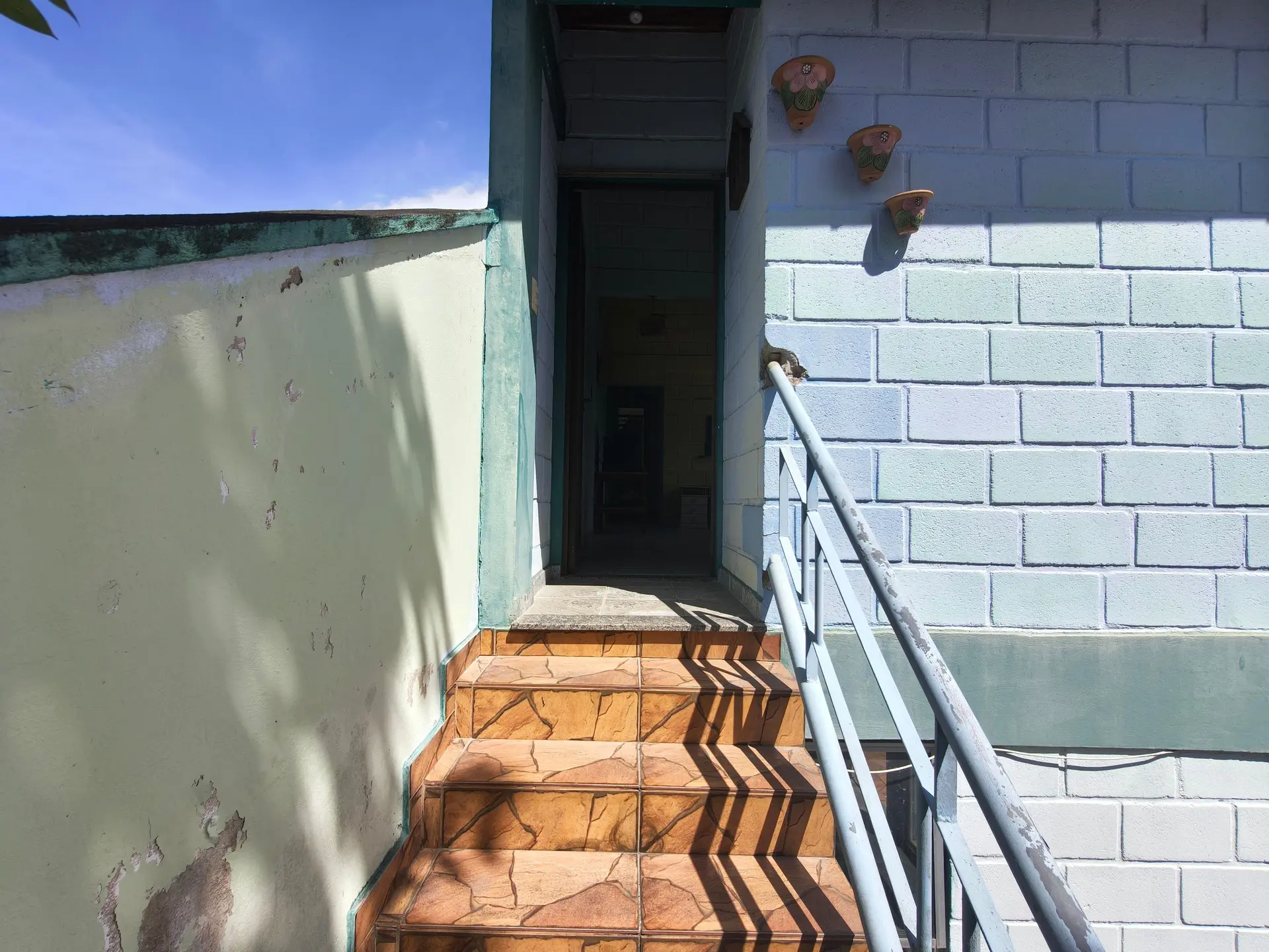 Casa sem mobília com 1 quarto e varanda com pia — photo 13