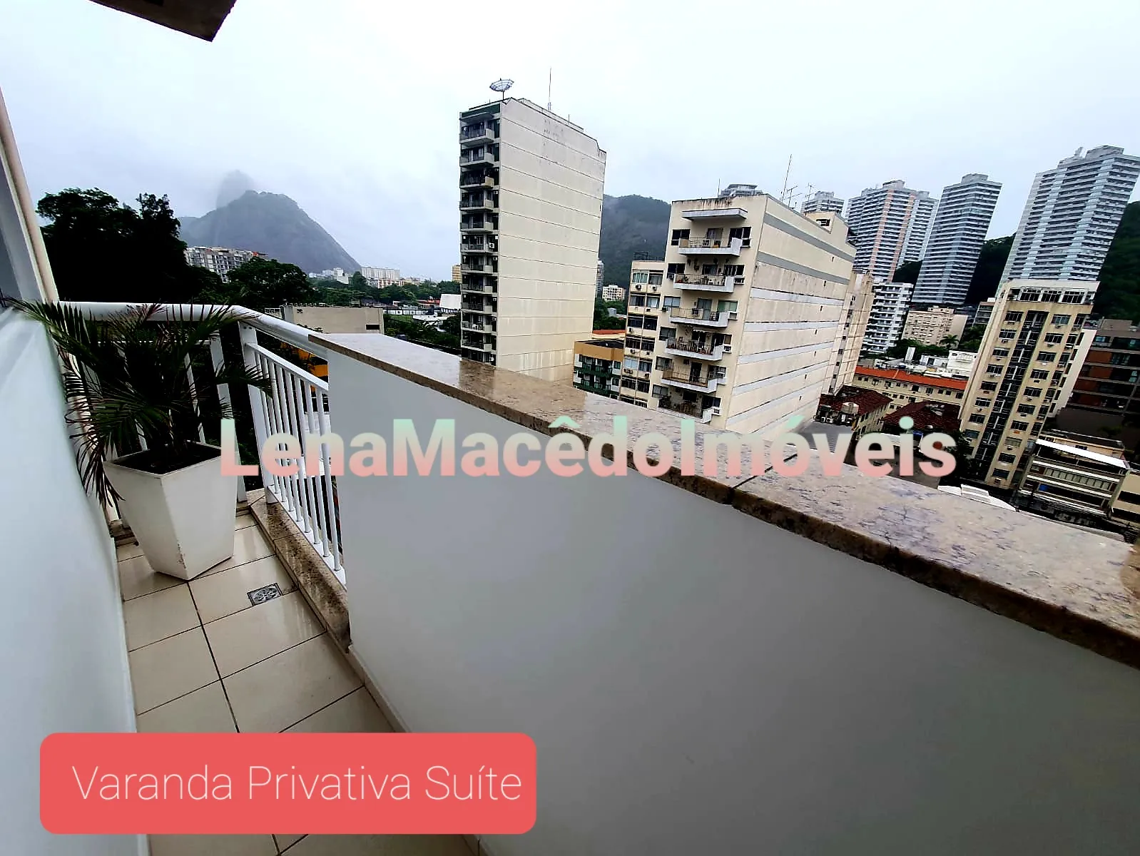 2-bedroom apartment with 2 bathrooms and a balcony — photo 32