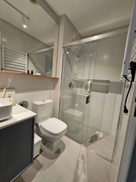 Furnished 35 m² studio with covered parking space — photo 4